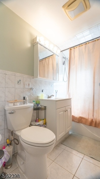 Bathroom 2nd floor