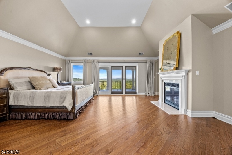 Primary Suite Alt View