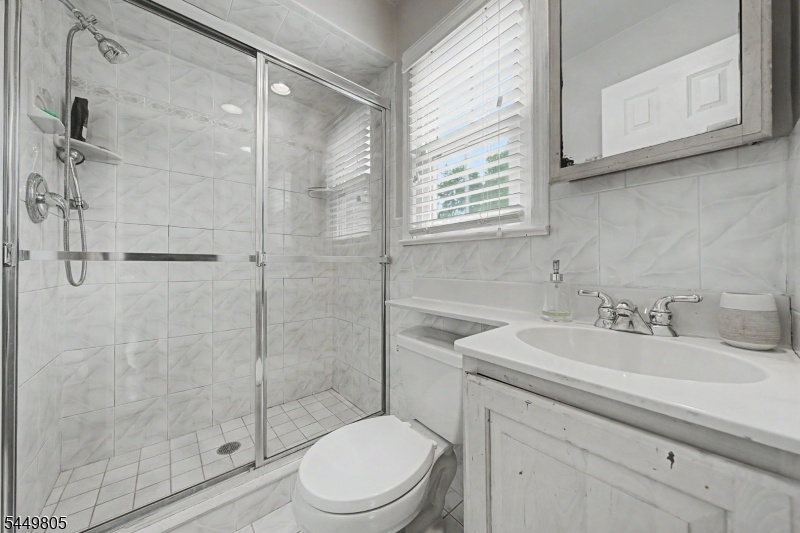 En suite bath