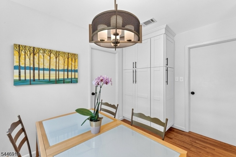 Casual Dining Area