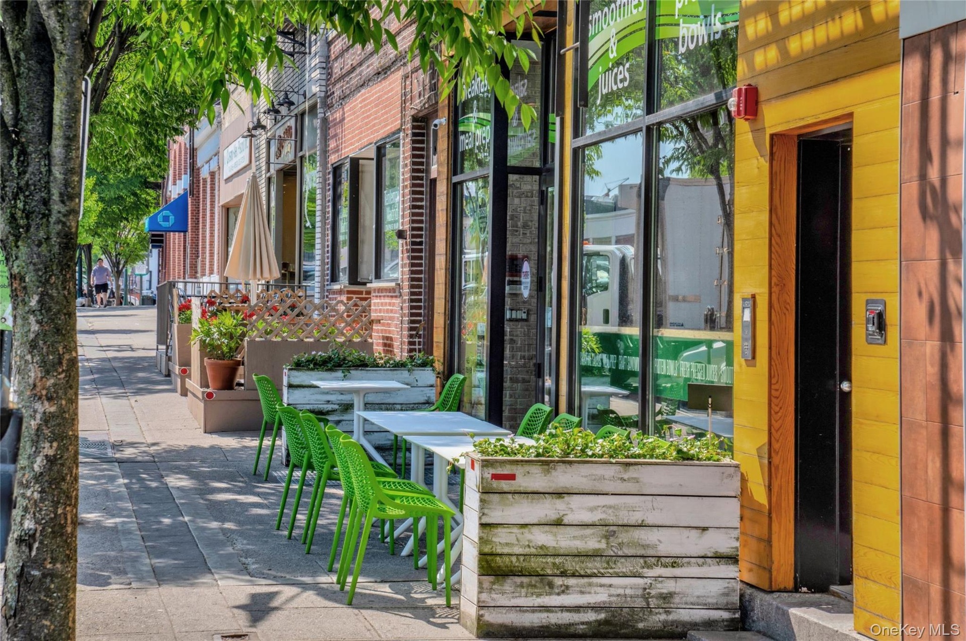 Downtown Mamaroneck: Enjoy blocks of amenities including restaurants, a first-run movie theater, ice cream parlors, artisanal coffee shops, bagel stor