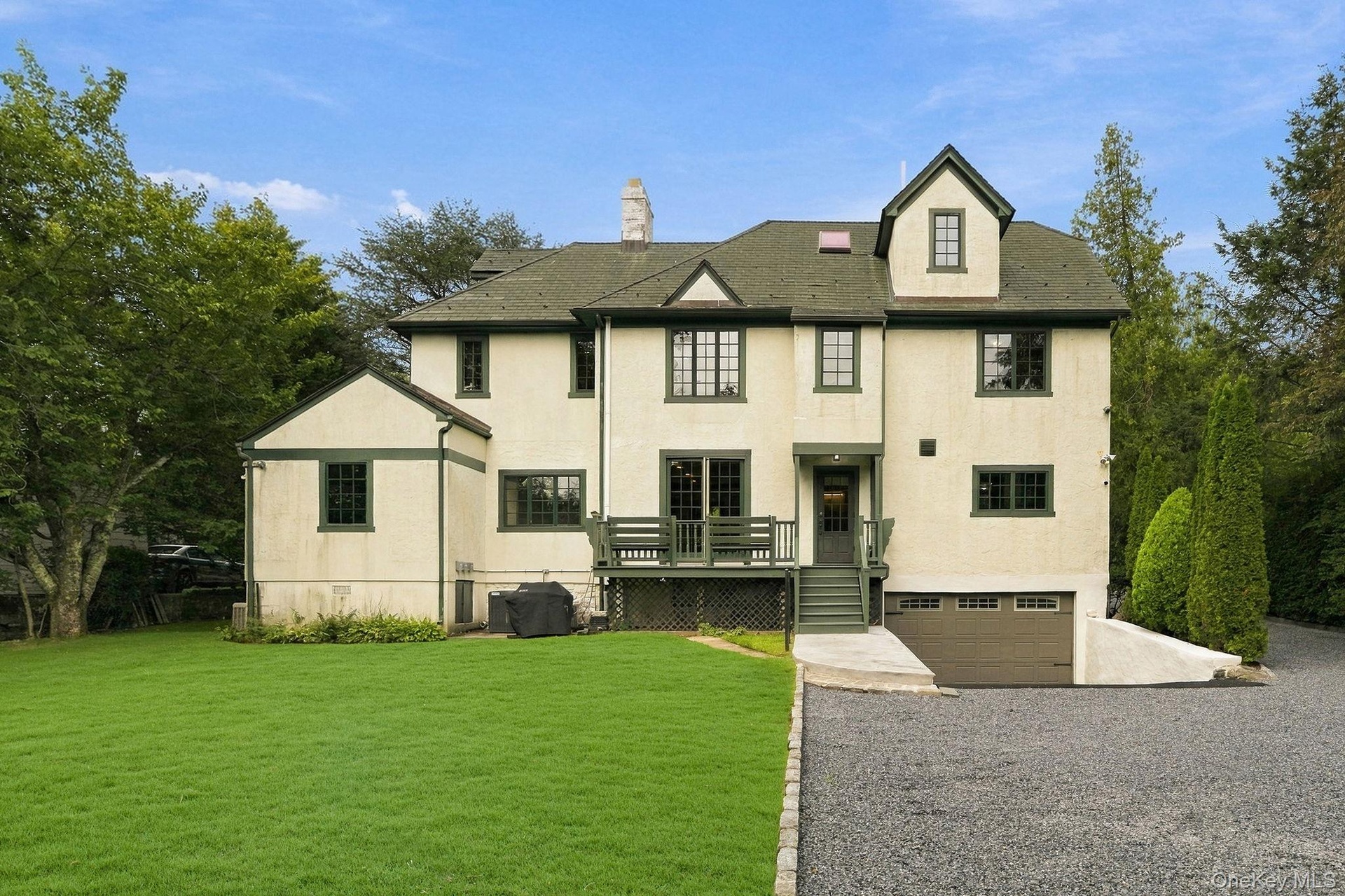 Timeless architecture. Exceptional flexibility. Prime location.