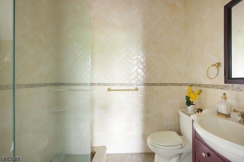 4th Bathroom