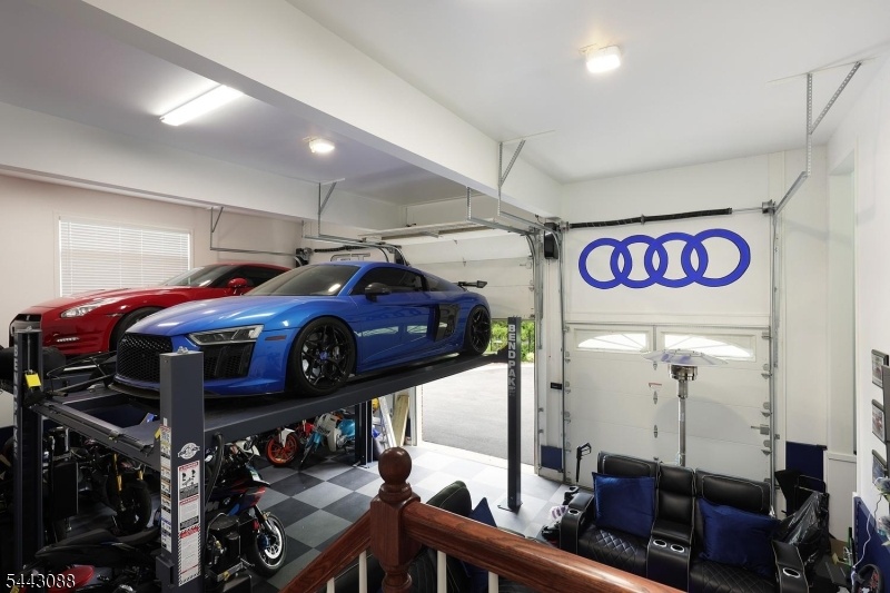3 car Oversized Garage