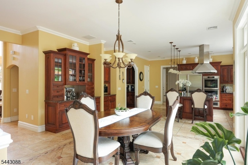 Large Breakfast Area