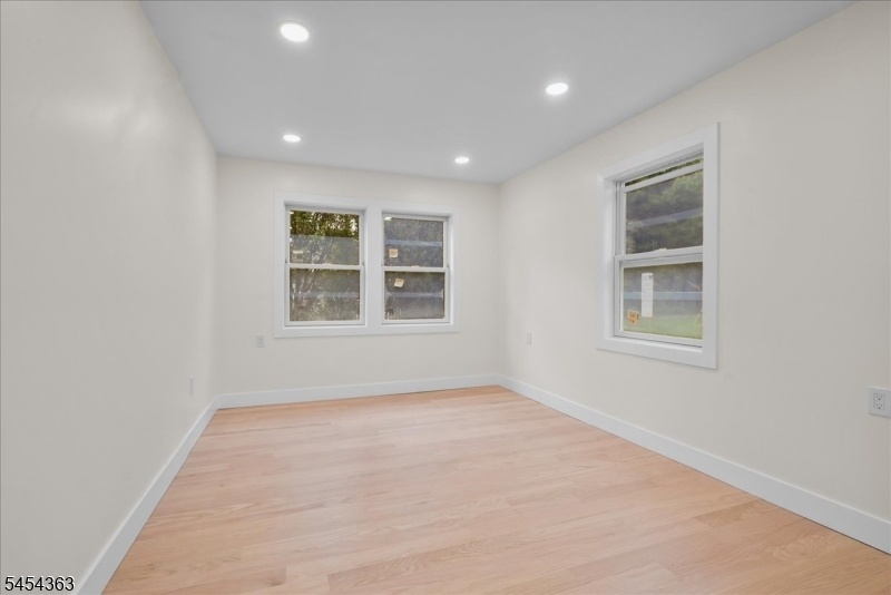 Ground level bonus room
