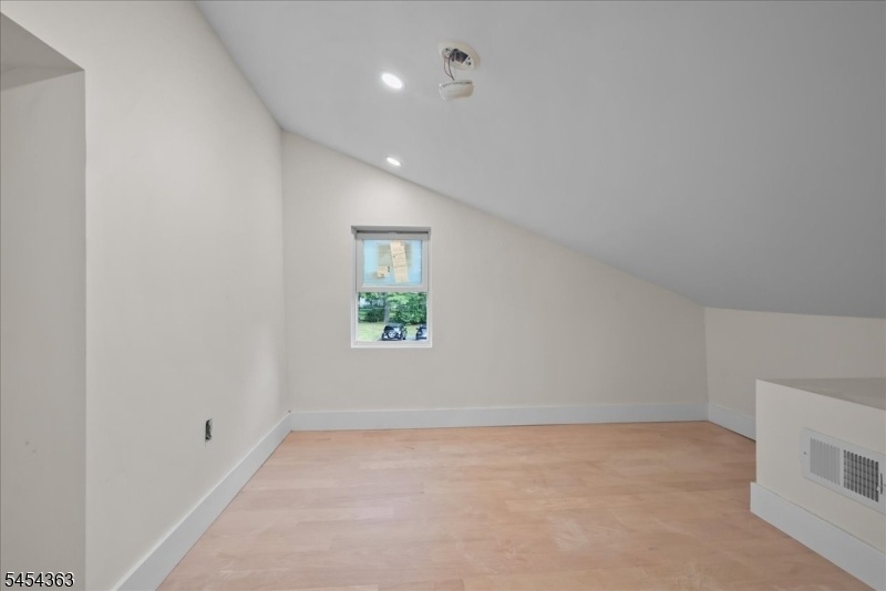 2nd floor bonus room