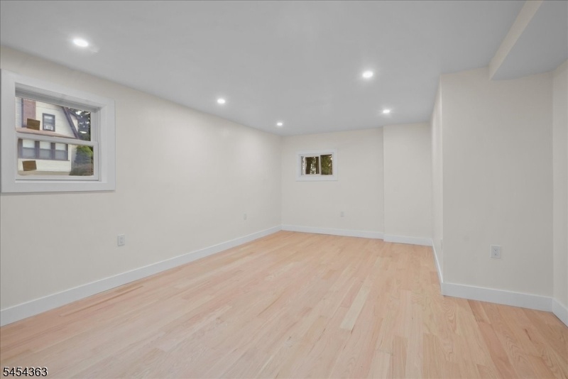Ground level bonus room