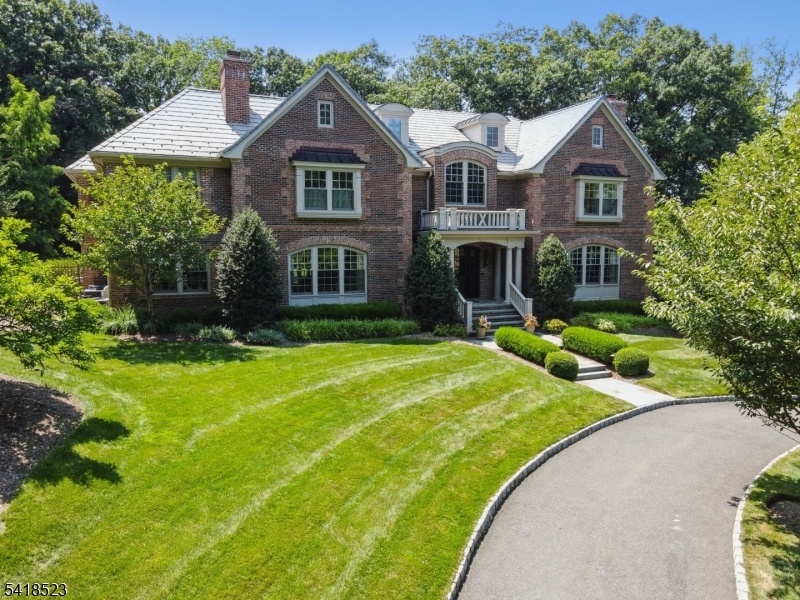 Magnificent 7 Bedroom Home