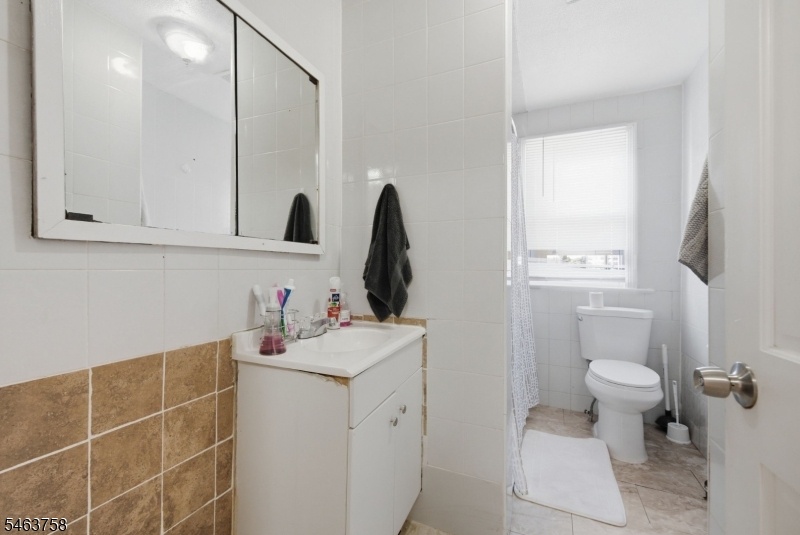 Bathroom Unit B