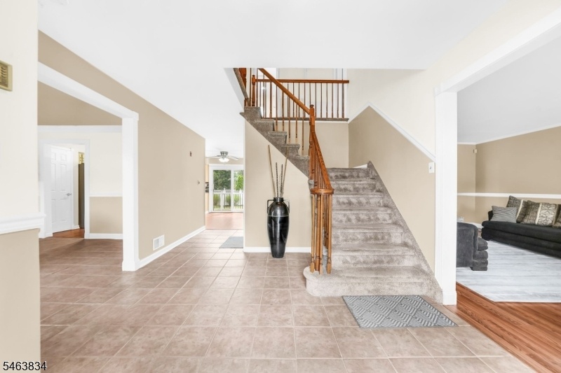 FOYER OR ENTRYWAY