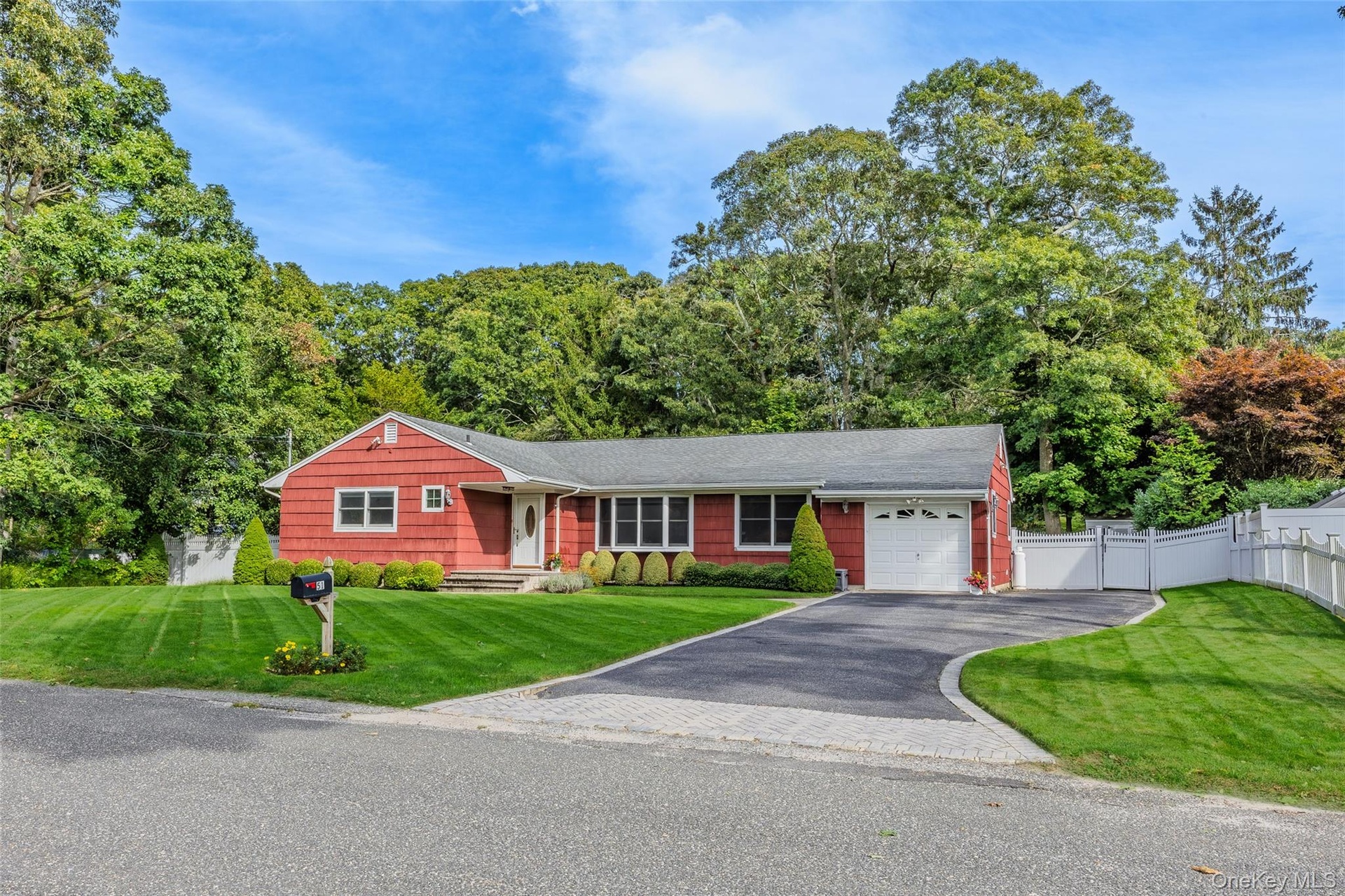 Welcome to 51 Beachfern!