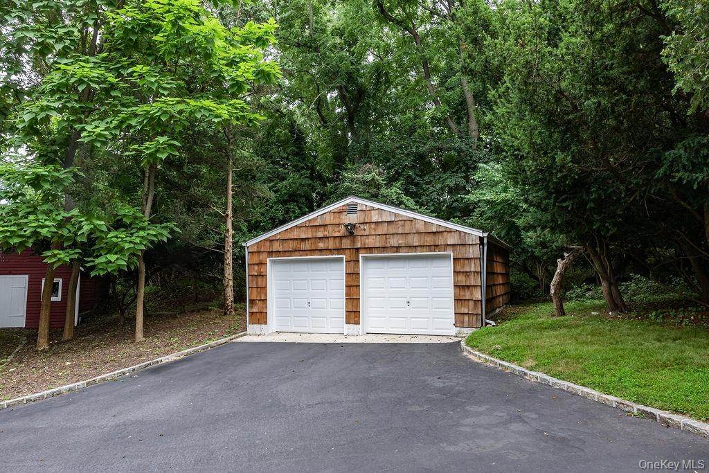 Detached 2 Car Garage