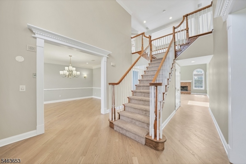 Stunning 2 story foyer