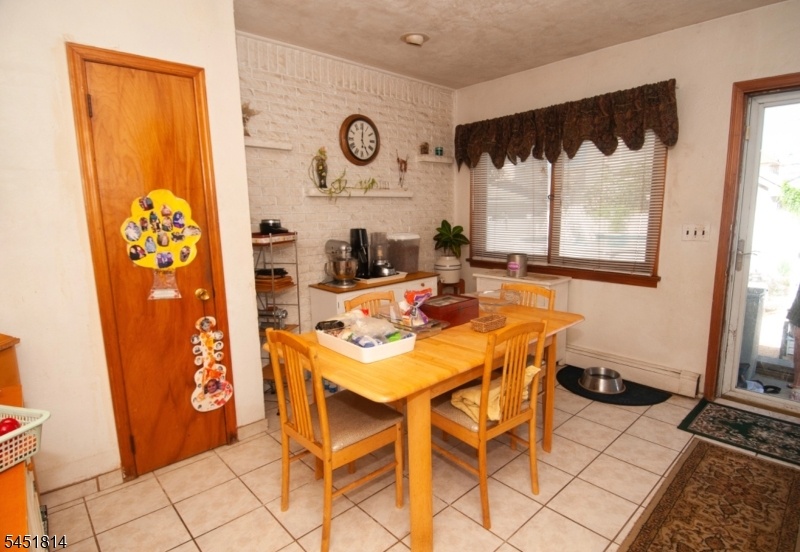 Breakfast room
