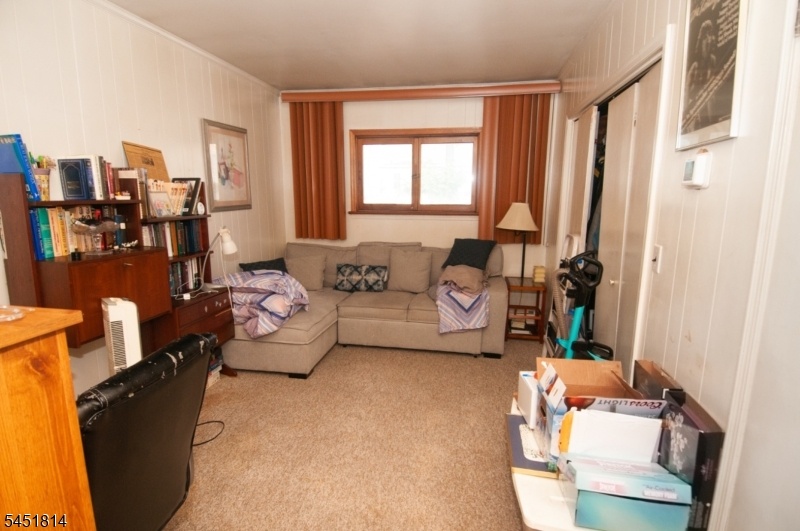 Family room/ 4th bedroom
