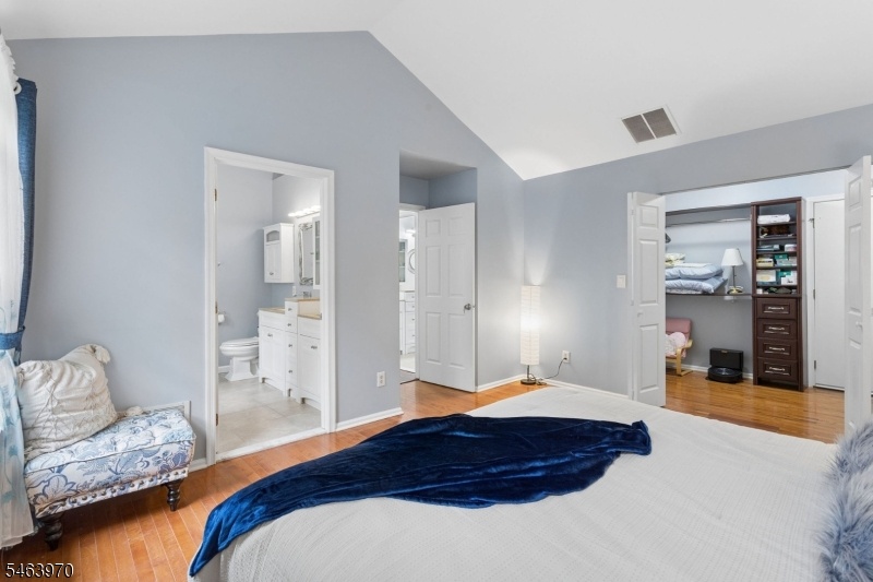 Master Bed-2