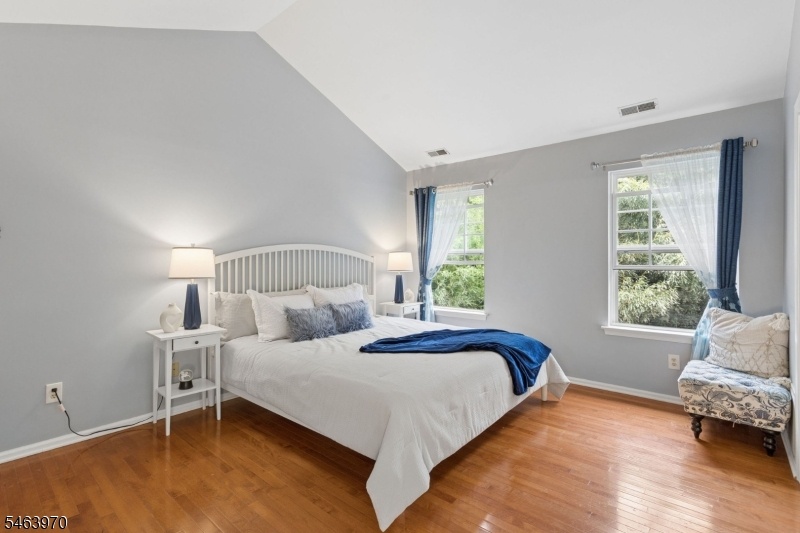 Master Bed-1