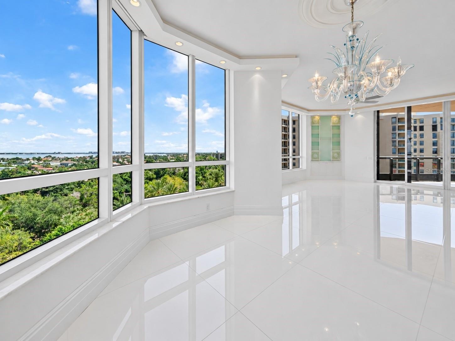 Virtually Vacant - dining room