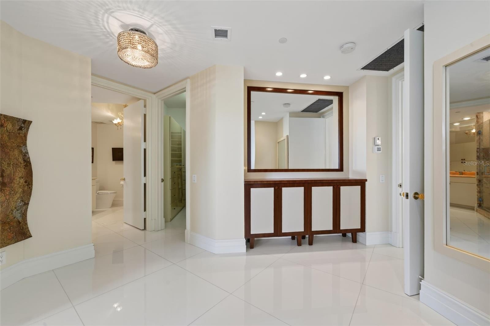 Primary Bedroom foyer