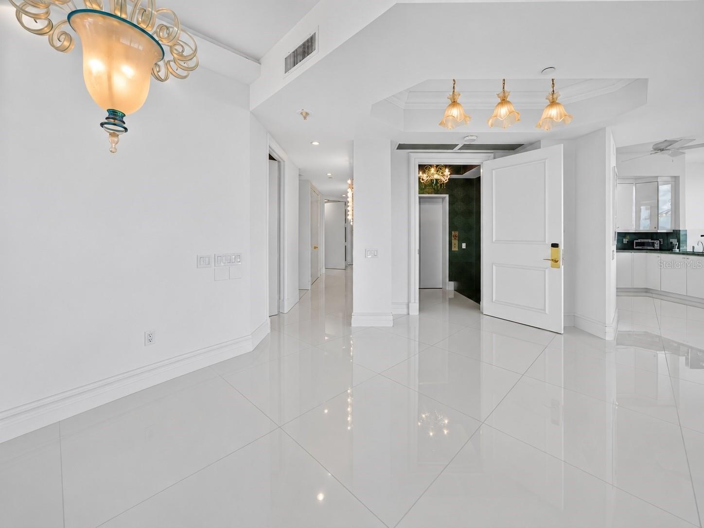 Den Looking into foyer
