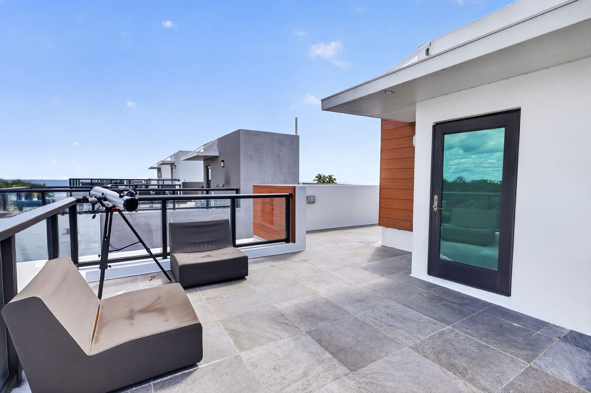 Rooftop Deck-4th Floor
