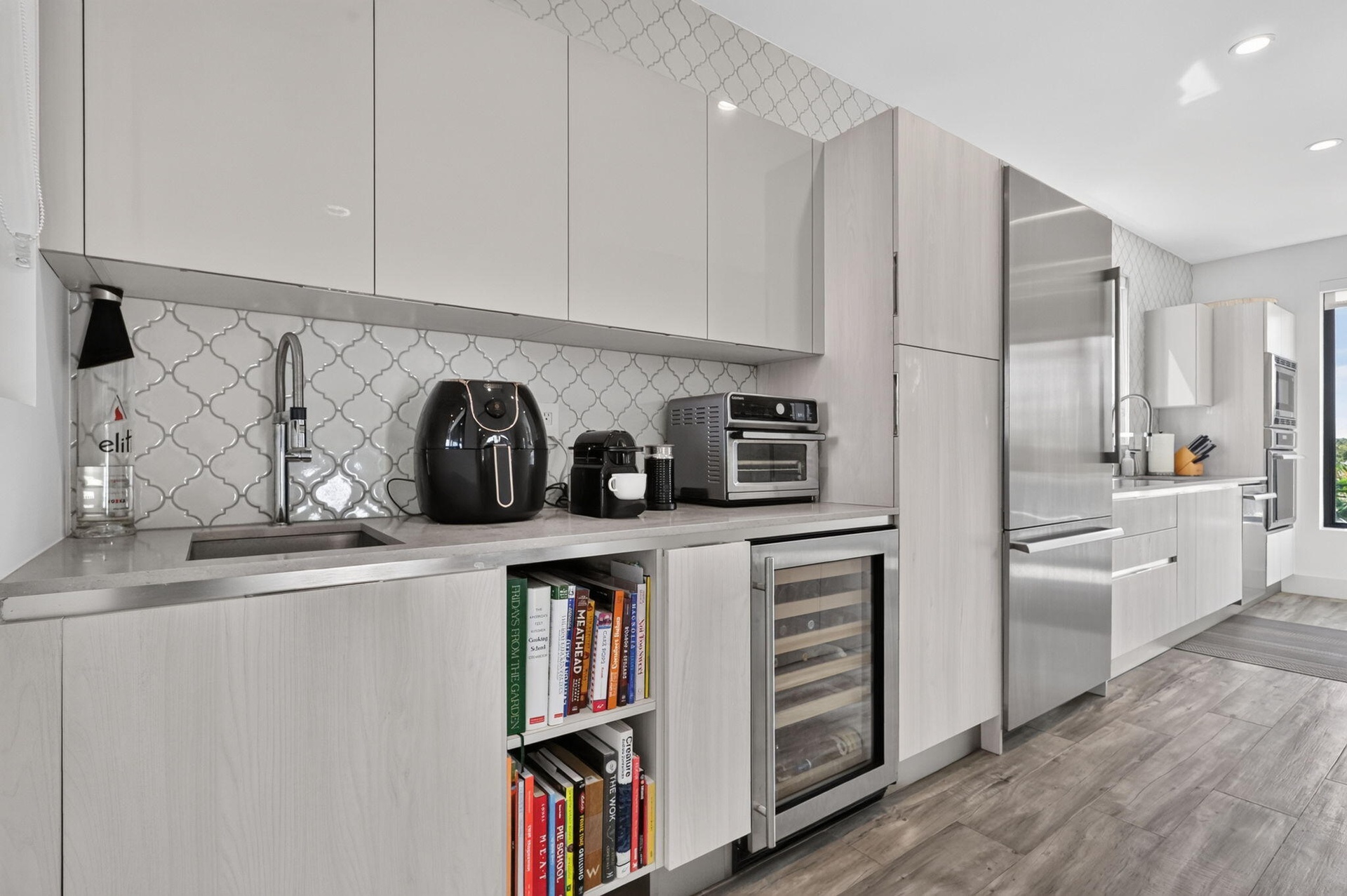 Wet-bar- 3rd Floor