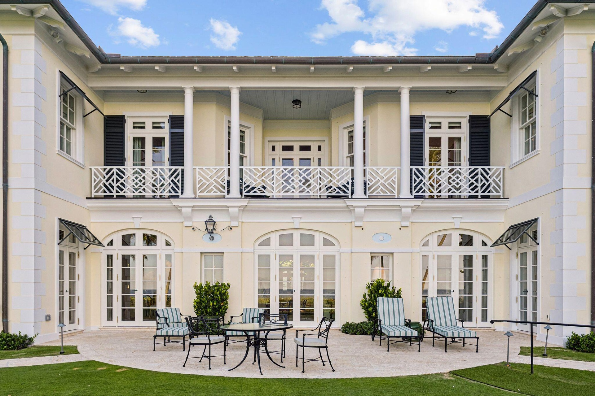 Ocean side terrace