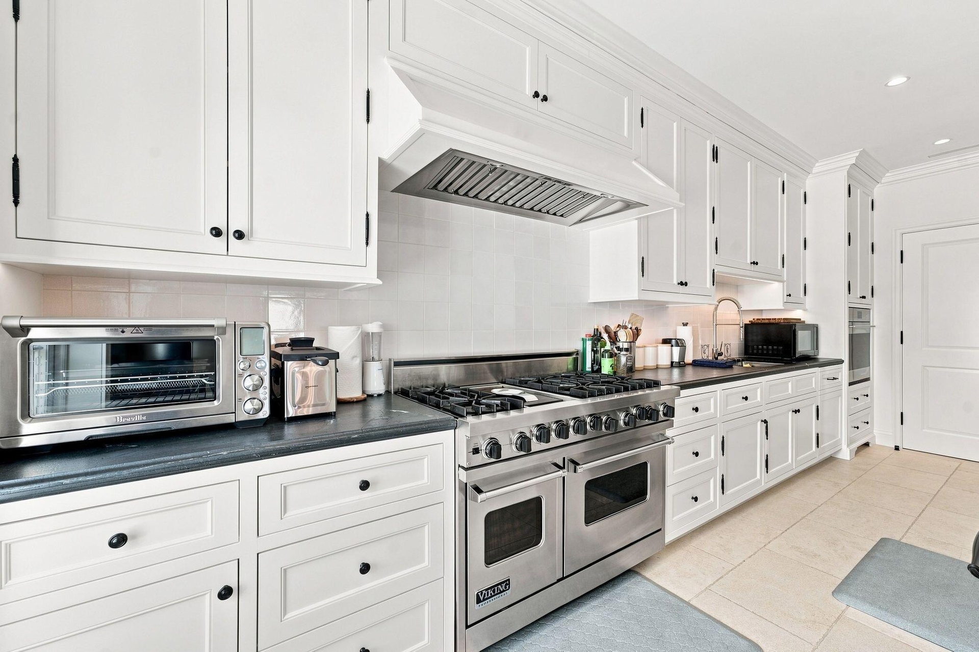 Rear Kitchen with staff bath