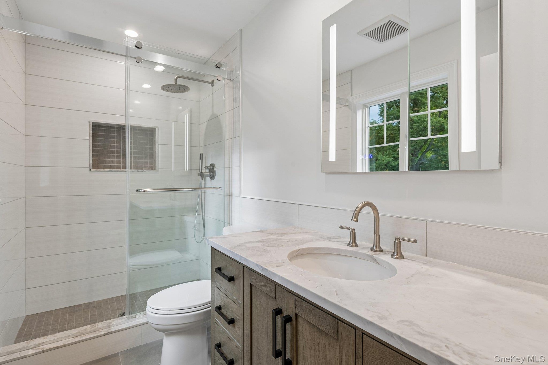 Bath for second bedroom ensuite