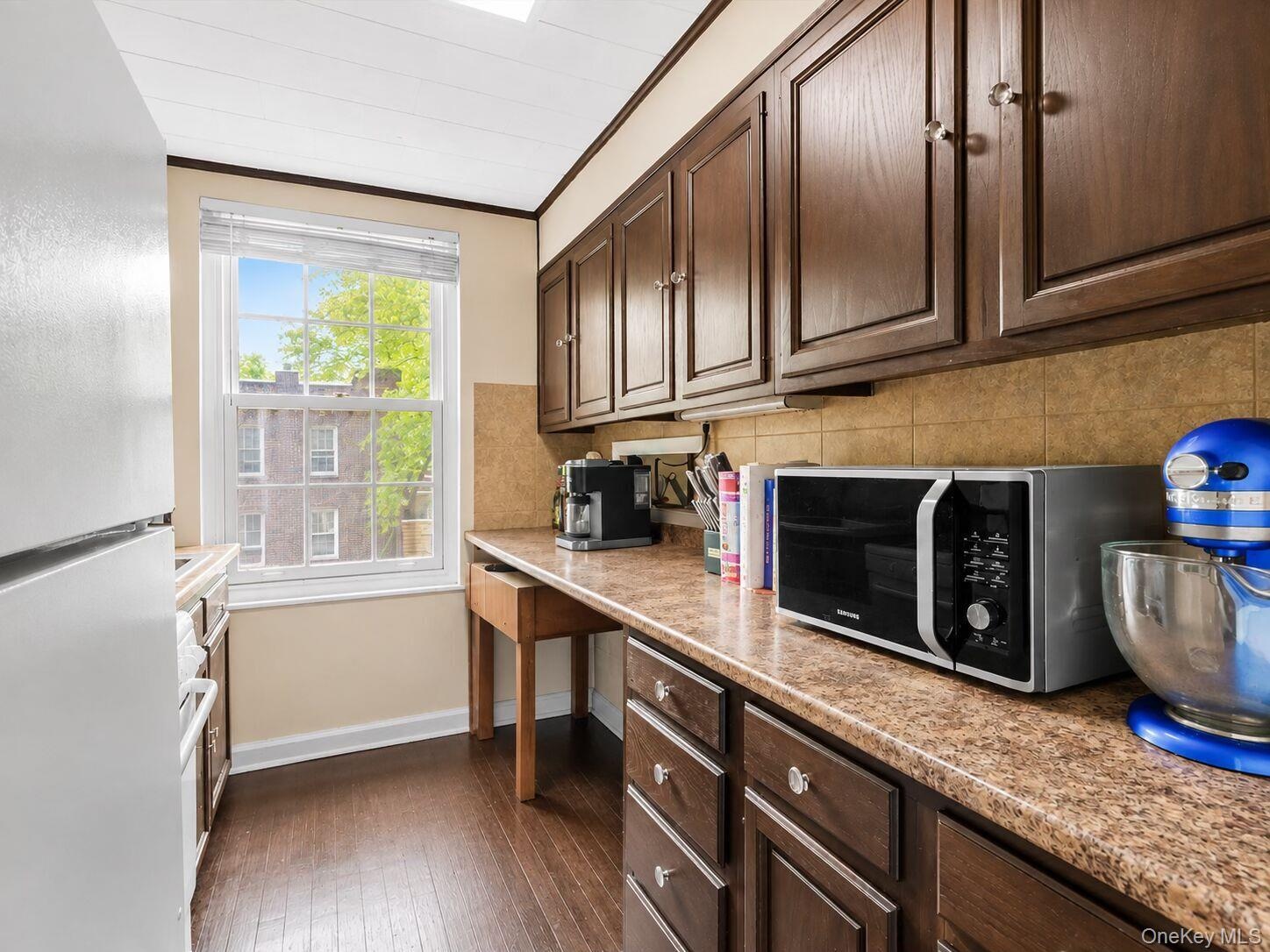 2R Kitchen