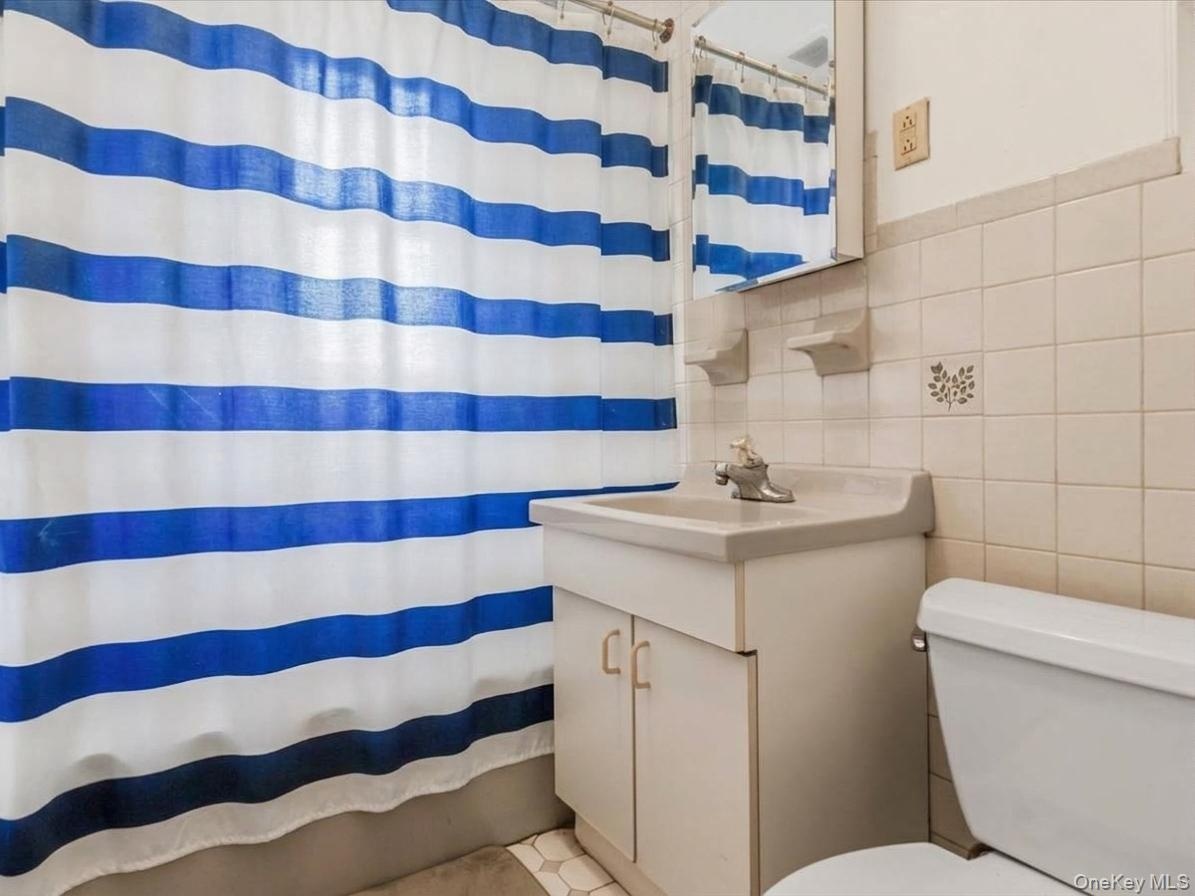2R Full Bathroom