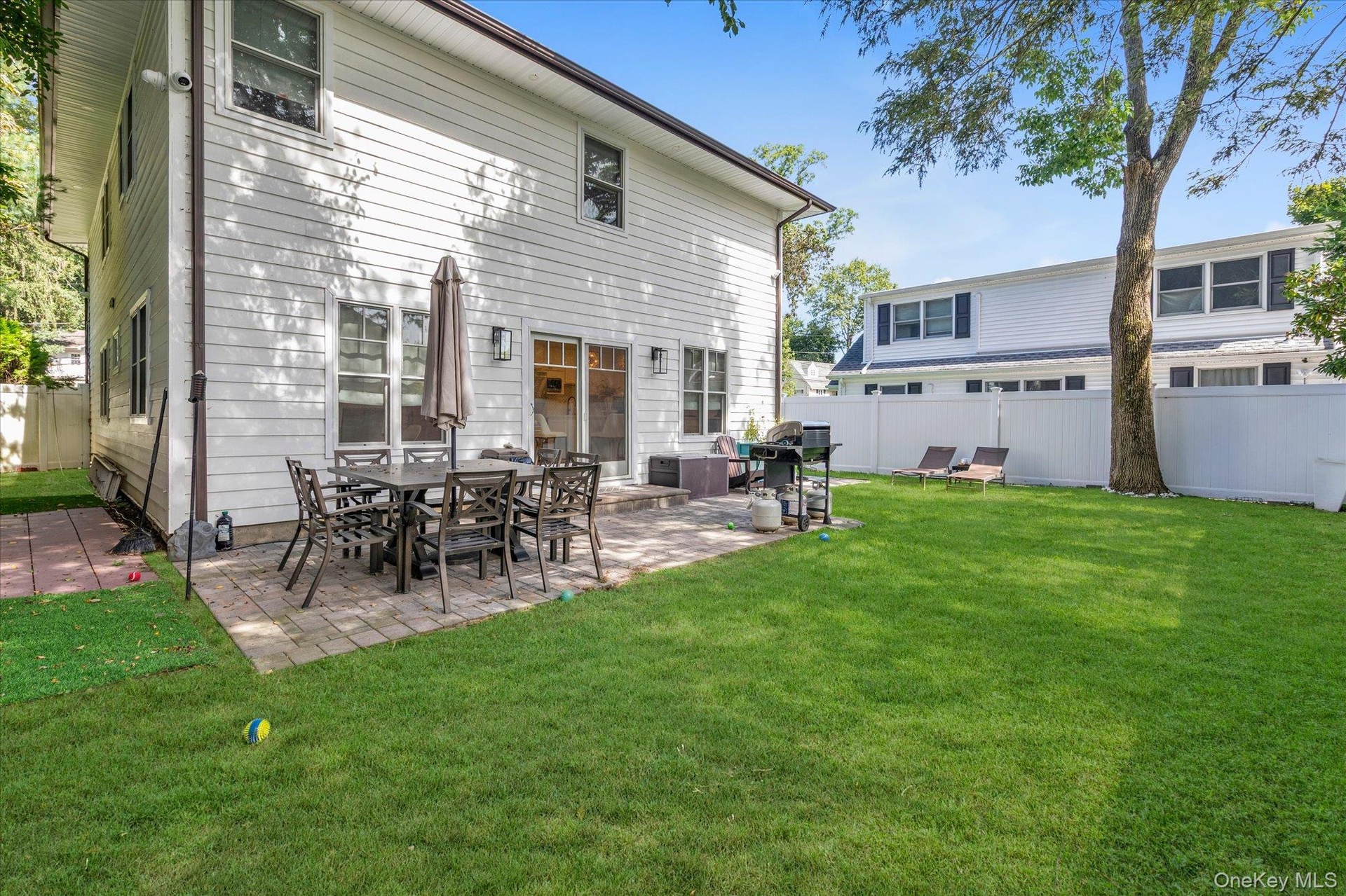 Fenced rear property and well located withing the "Promenade" community.