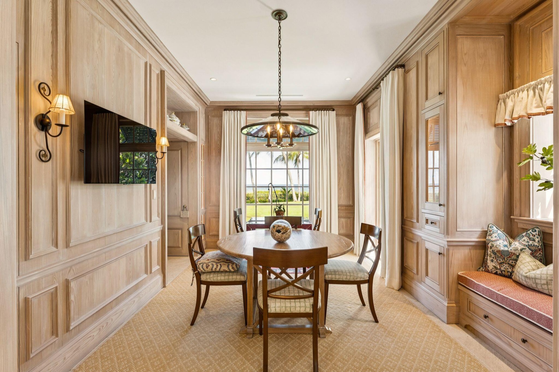 Informal dining
