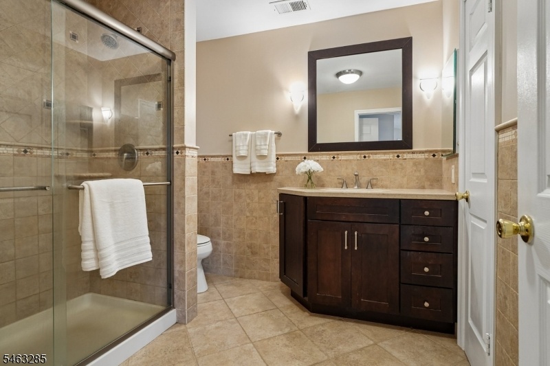 Primary Ensuite Bath