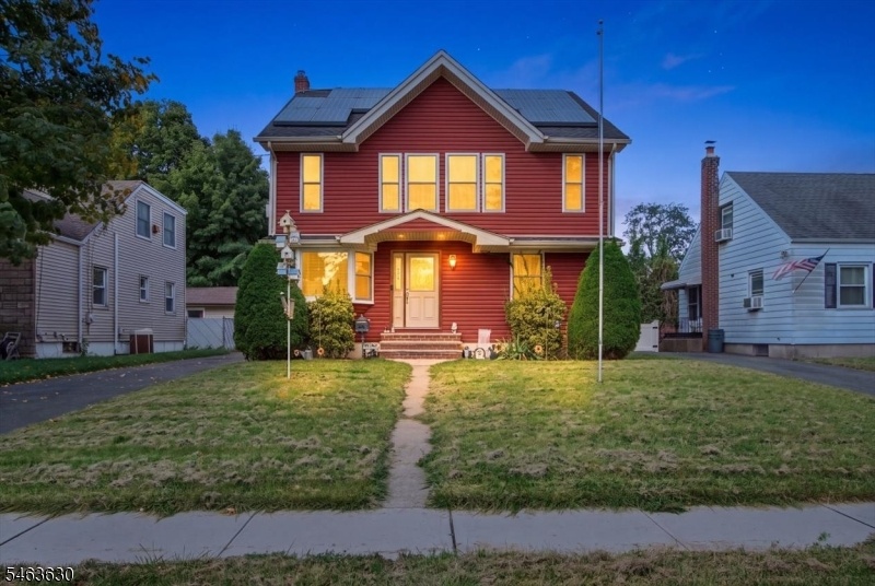 10-18 2nd St