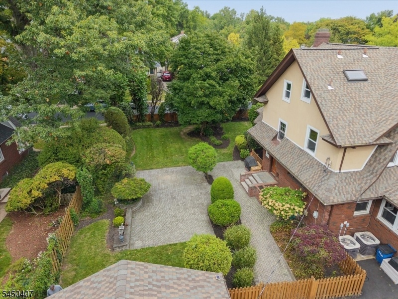 Spacious Yard