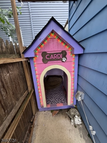 dog house