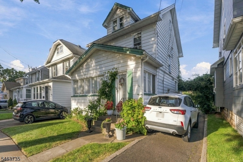 Side/Driveway
