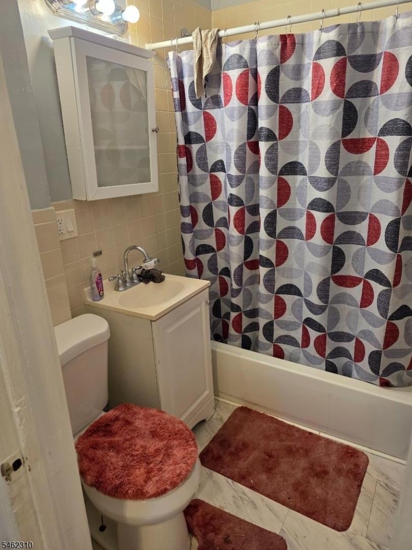 2nd Floor Full Bath