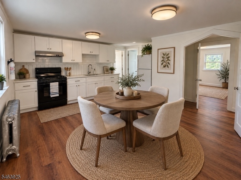 2nd Fl Eat In Kitchen STAGED
