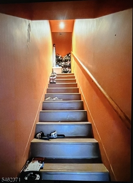 upstairs 2Floor