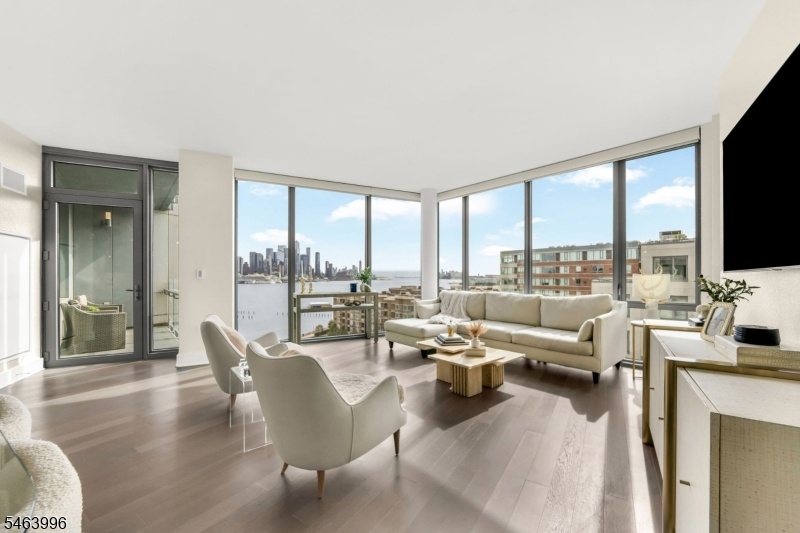 Living Room w/NYC View
