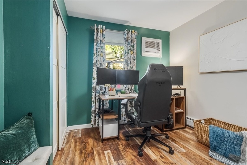3rd Bedroom / Office