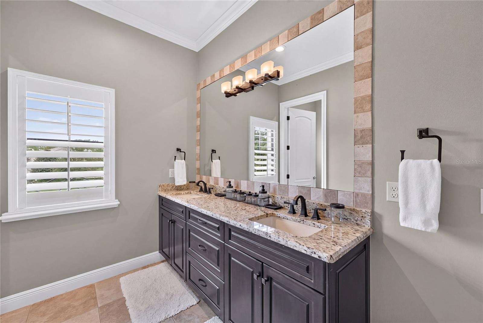 This Jack and Jill bath lies between bedroom 5 and Bedroom 6.