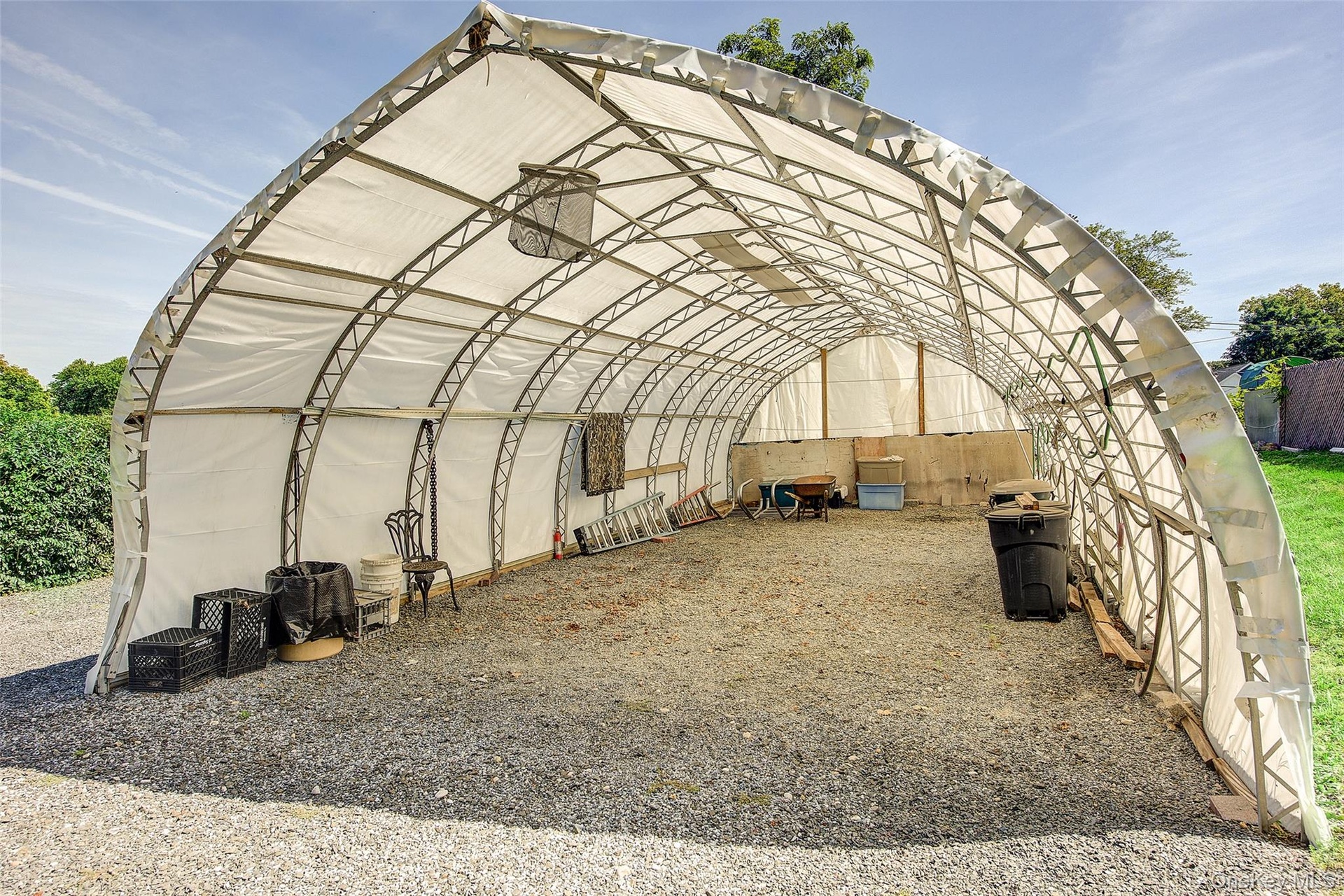 Portable storage tent