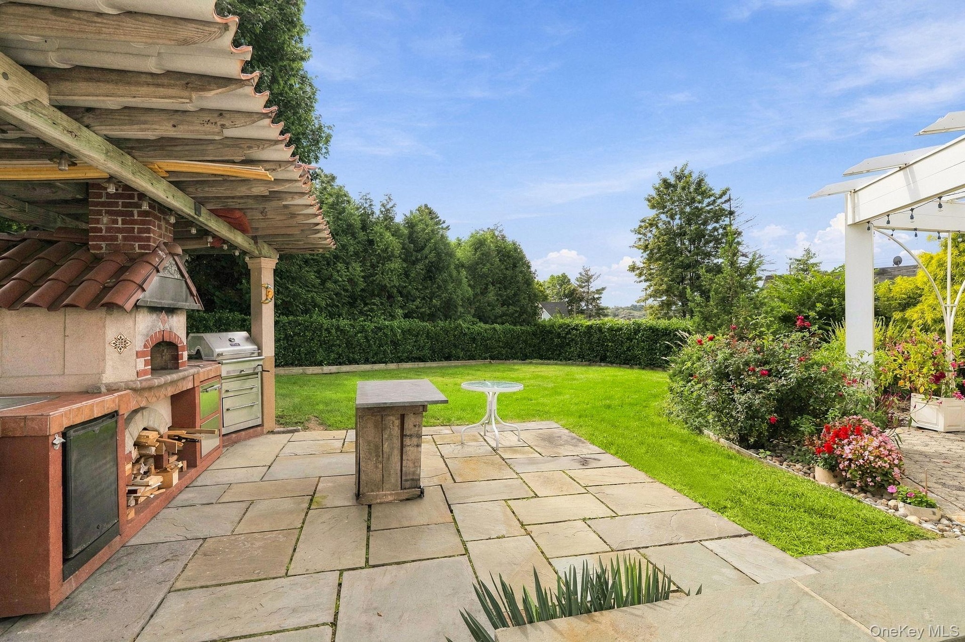 An outdoor kitchen designed for memorable gatherings.