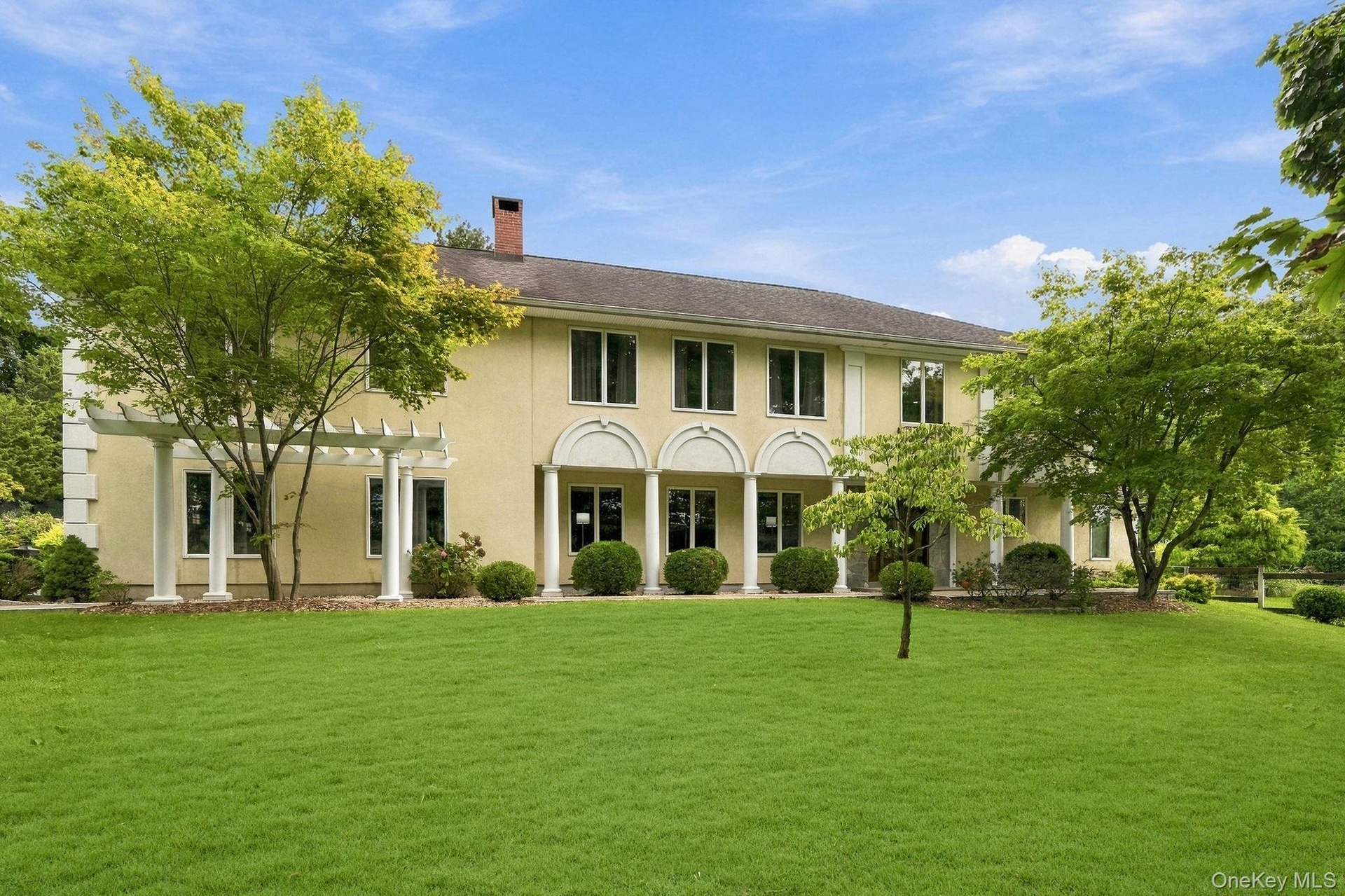 Welcome to 611 Knollwood Road