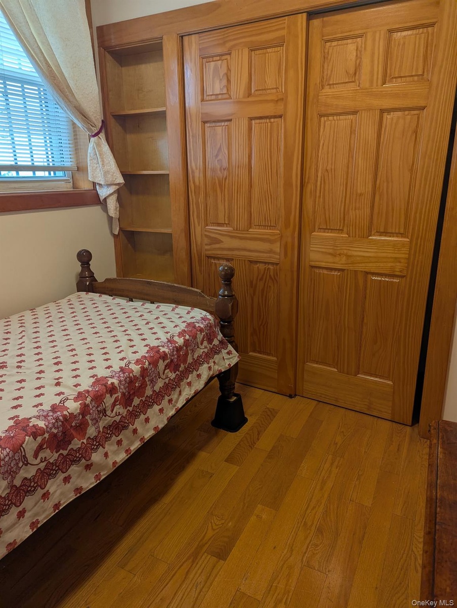1Fl Second Bedroom Closet