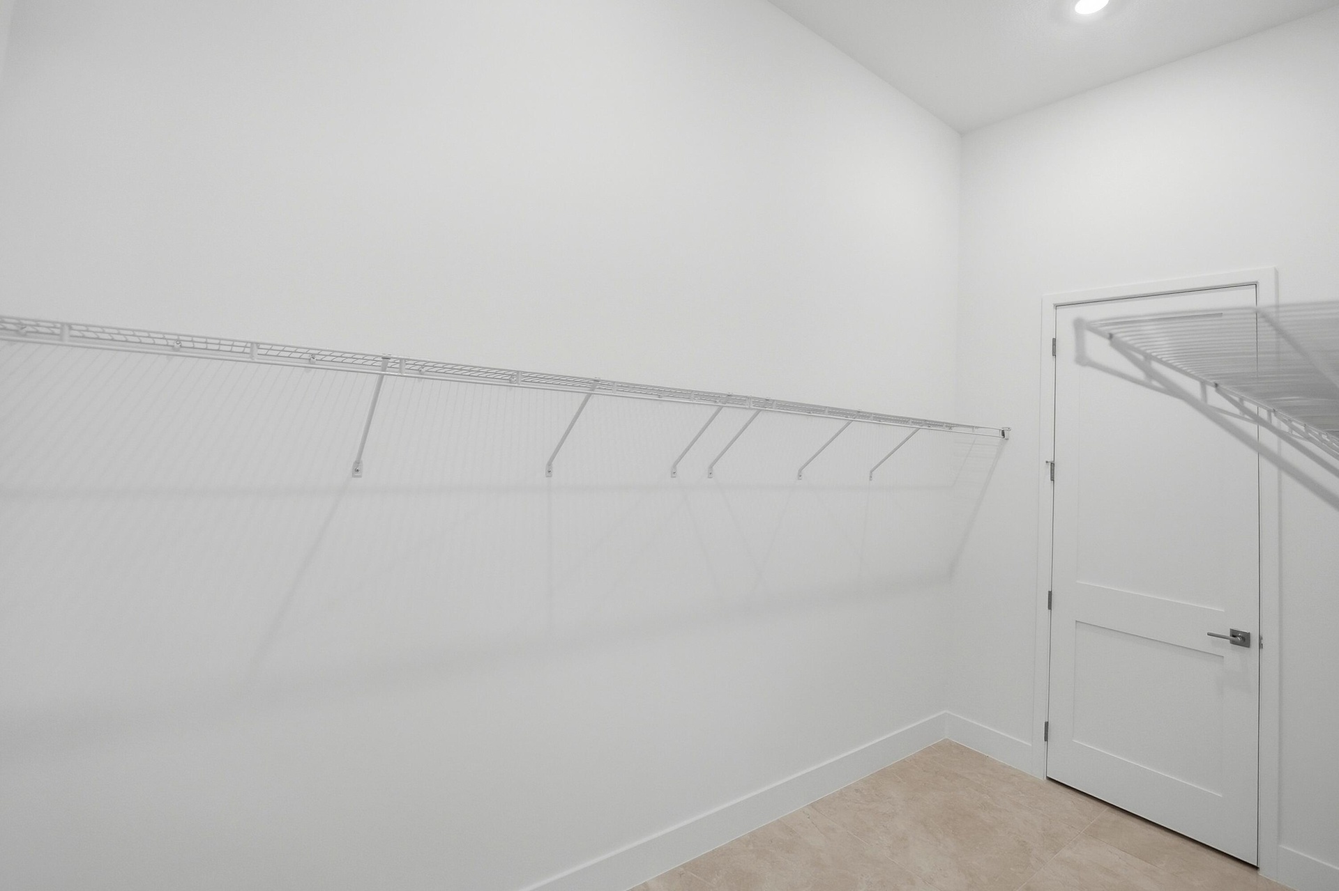 Prices, dimensions and features may vary and are subject to change. Photos are for illustrative purposes only.